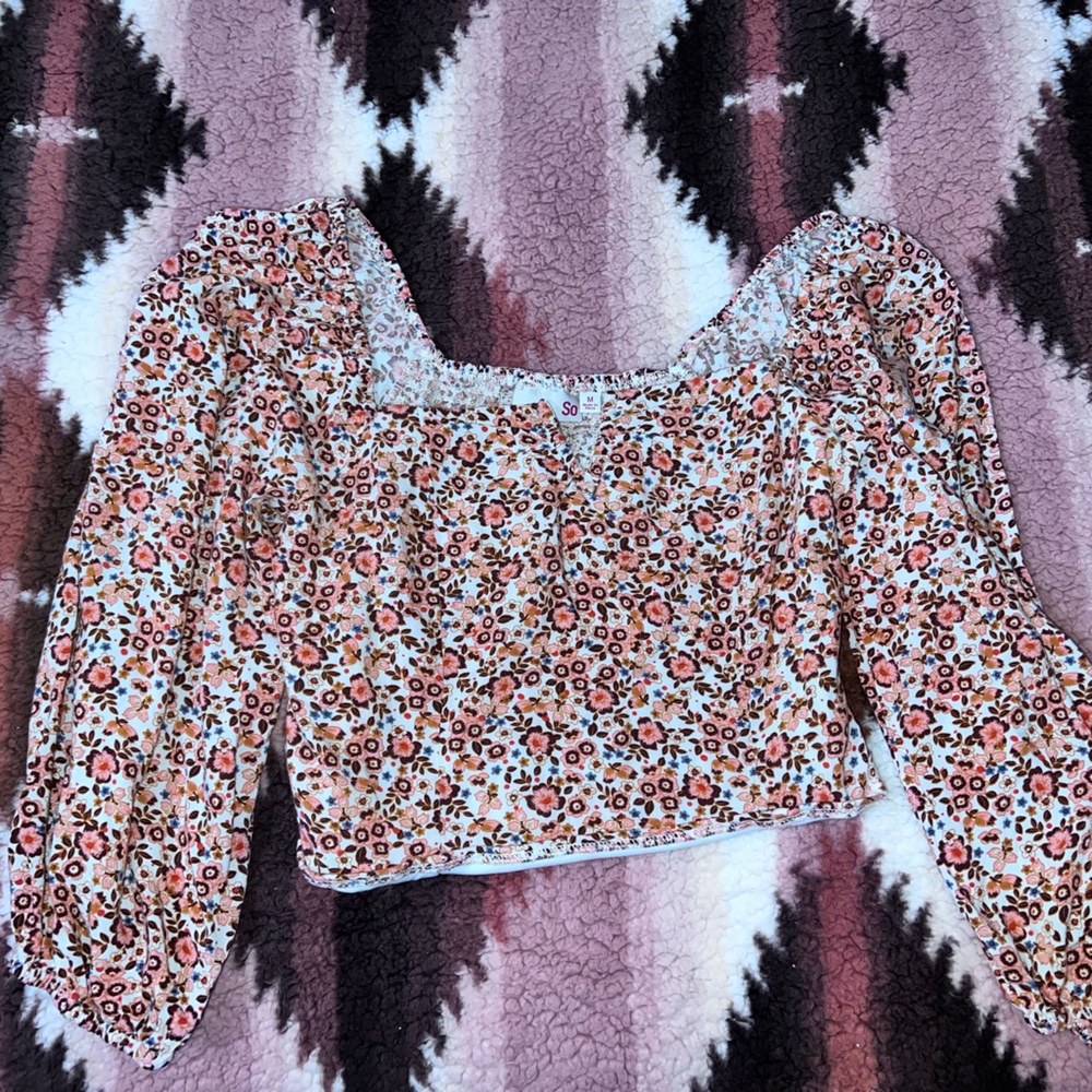 Cropped long sleeve top
